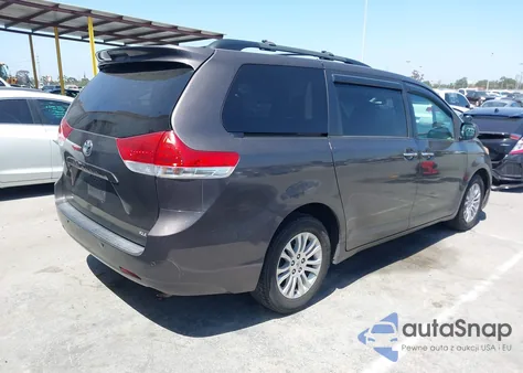 2011 Toyota Sienna Xle V6 z USA, uszkodzony, nr VIN 5TDYK3DC3BS066089